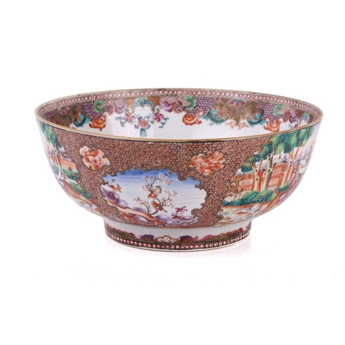 306 - A Chinese Famile Rose circular porcelain hunting punch bowl, Qing Dynasty, Qianlong, painted interna... 