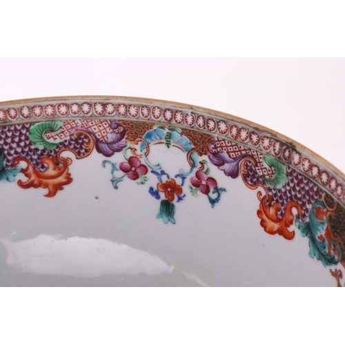 306 - A Chinese Famile Rose circular porcelain hunting punch bowl, Qing Dynasty, Qianlong, painted interna... 