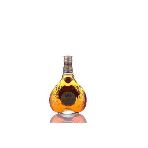 446 - A litre bottle of Johnnie Walker Gold Label Finest Scotch Whisky, Aged 18 Years, 43% Vol, together w... 