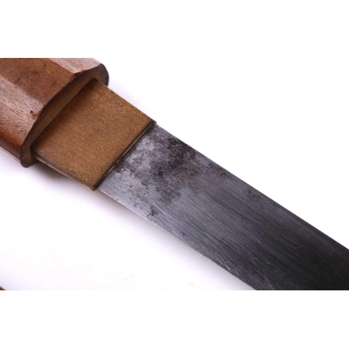 459 - A Japanese World War II Kamikaze-type tanto in simple beech wood mounts bearing a personal inscripti... 