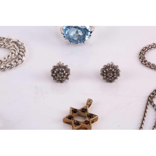 275 - A small collection of jewellery items, including a small 9ct yellow gold Star of David pendant set w... 