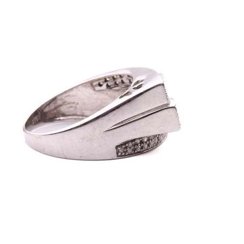 282 - A diamond ring, set with six rows of round brilliant cut diamonds, with a total estimated weight of ... 