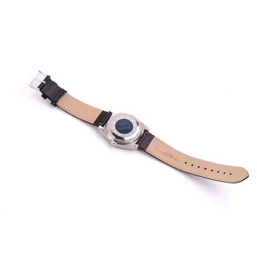 439 - A Tissot Electronic PR-516 diving watch, featuring a battery-operated Swiss-made movement in a steel... 