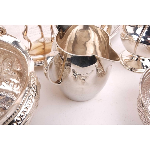 487 - A George V silver tray, Birmingham 1927, with gadroon rim, engraved 'Presented to Mr & Mrs L.M. Brah... 
