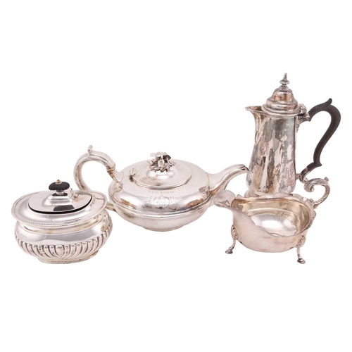517 - Y A William IV silver tea pot, by Joseph Angell I & John Angell I, London 1833, of squat form rounde... 