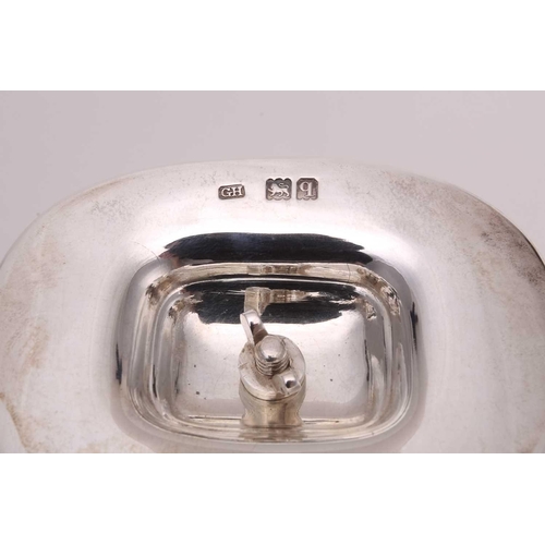517 - Y A William IV silver tea pot, by Joseph Angell I & John Angell I, London 1833, of squat form rounde... 