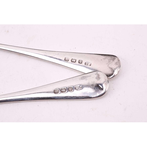 538 - A boxed pair of presentation silver napkin rings, a pair of silver-bladed fish servers (no handles),... 