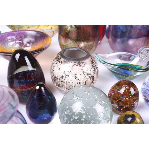 252 - A collection of British Art Glass, including a Martin Andrews Stone Series vase, with etched mark da... 