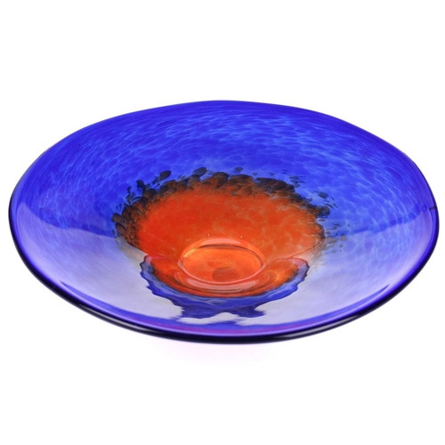 258 - A collection of Art Glass from New Zealand, Australia and Canada, including Venus Tokiko bowl, with ... 