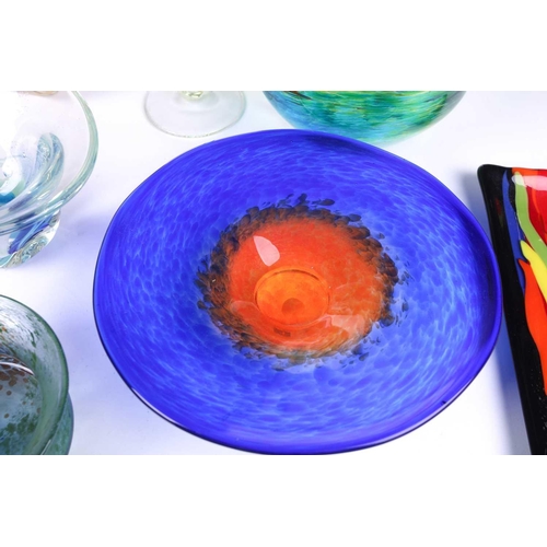 258 - A collection of Art Glass from New Zealand, Australia and Canada, including Venus Tokiko bowl, with ... 