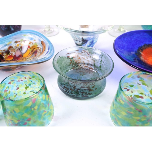 258 - A collection of Art Glass from New Zealand, Australia and Canada, including Venus Tokiko bowl, with ... 