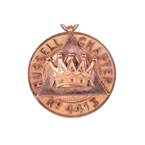 270 - A 9ct gold Masonic Past Zerubbabel Jewel for the Russell Chapter No. 4413, with enamelled bar and ba... 