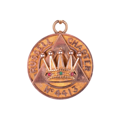 270 - A 9ct gold Masonic Past Zerubbabel Jewel for the Russell Chapter No. 4413, with enamelled bar and ba... 