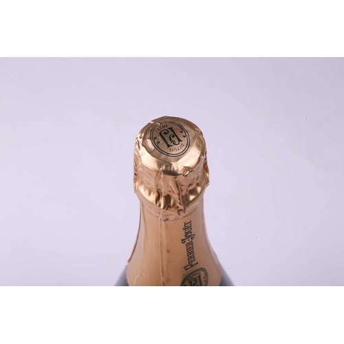 289 - A bottle of Veuve Clicquot La Grande Dame Champagne, 2008, 750ml, 12.5%, together with a Veuve Clicq... 