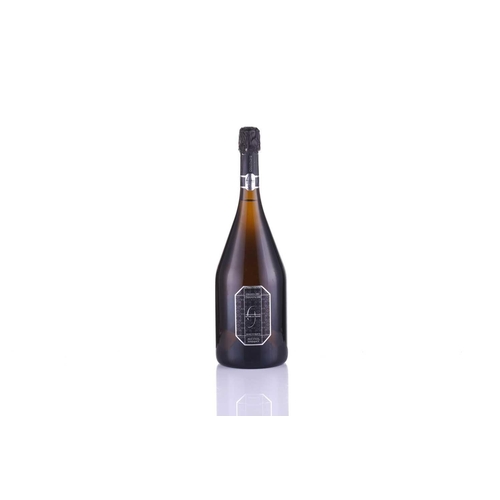 293 - Nine mixed bottles comprising three Rathfinny Classic Cuvee Sussex Sparkling Wine, 2018, 750ml,12%, ... 