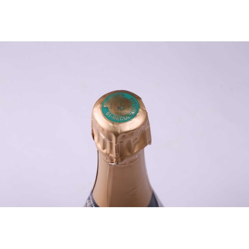 293 - Nine mixed bottles comprising three Rathfinny Classic Cuvee Sussex Sparkling Wine, 2018, 750ml,12%, ... 