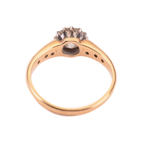 103 - Single stone diamond ring, to yellow gold shank, with three melees to each shoulder, 6.8mm diameter ... 