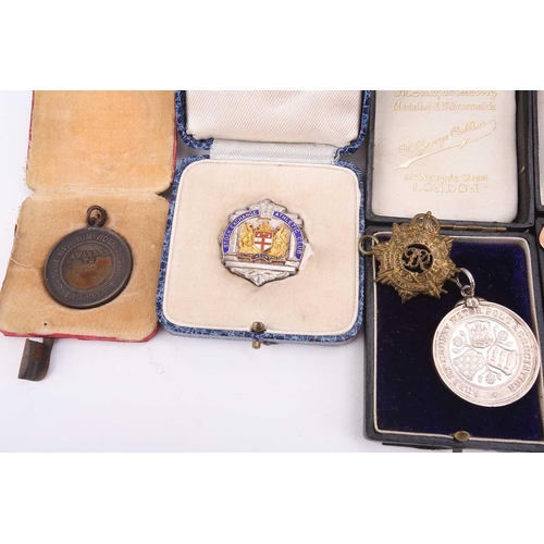 162 - A quantity of silver London stock exchange medals, 4.8 ozt gross weight of silver a small collection... 