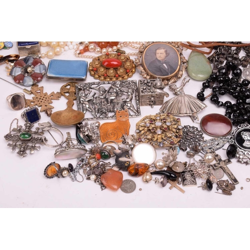 215 - A large quantity of 19th century and later costume jewellery and other items including a Victorian b... 