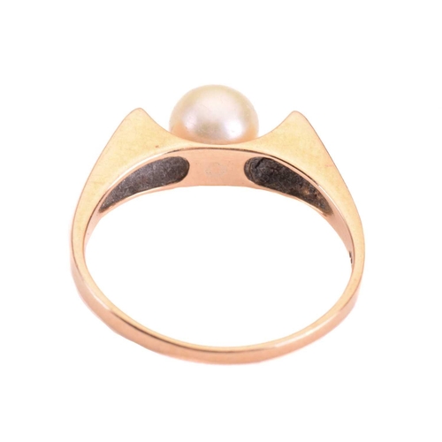 226 - A cultured pearl solitaire ring, set with a cream-coloured round pearl of 6.2 mm, in a concave mount... 