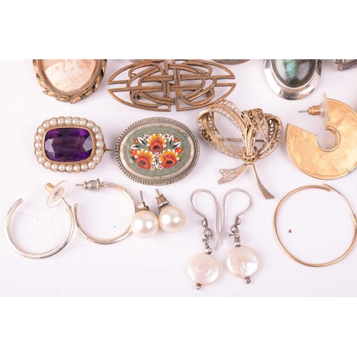 232 - A collection of jewellery, including pendants and earrings in white metal marked '925', and further ... 