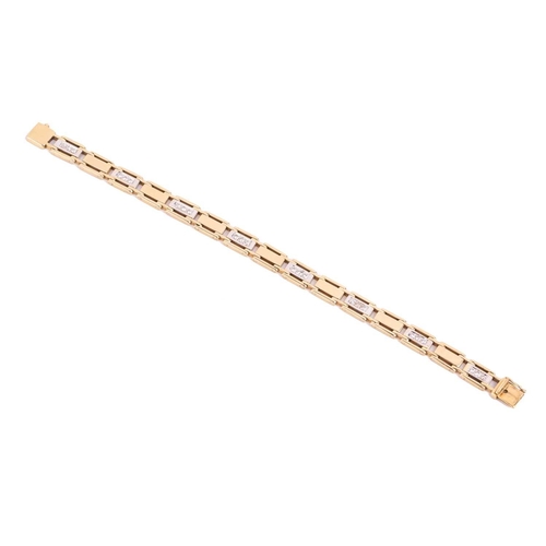 251 - A diamond bracelet, formed of alternate plain and diamond set links, set with round brilliant cut di... 