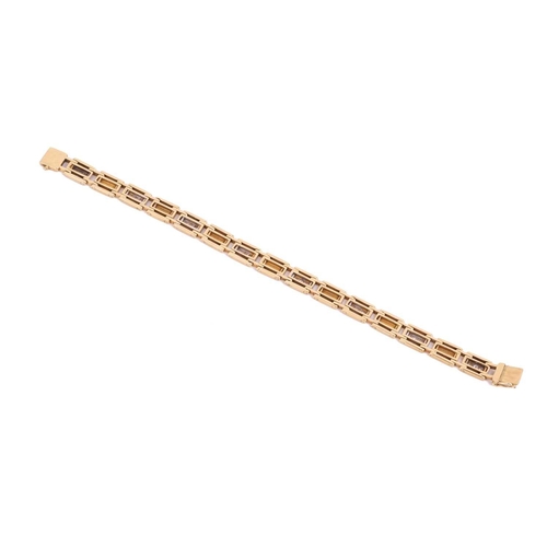 251 - A diamond bracelet, formed of alternate plain and diamond set links, set with round brilliant cut di... 