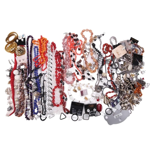 30 - A large quantity of costume jewellery including six sleeve garters, various buttons, beaded necklace... 