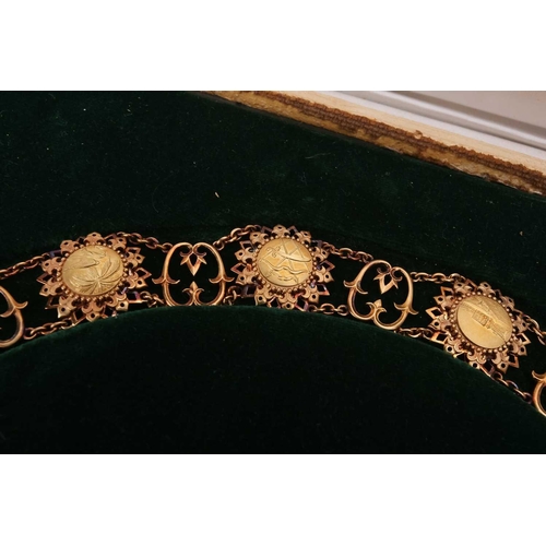 321 - The Qatar state collar of Independence, made from yellow metal that tests as 18ct gold, with a suspe... 