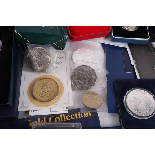 364 - A collection of Commemorative coin covers including Henry VIII, Battle of Britain, Dunkirk Evacuatio... 