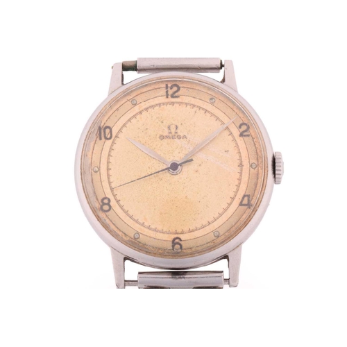 438 - A Vintage Omega dress watch, featuring a Swiss-made mechanical movement in a steel case measuring 35... 