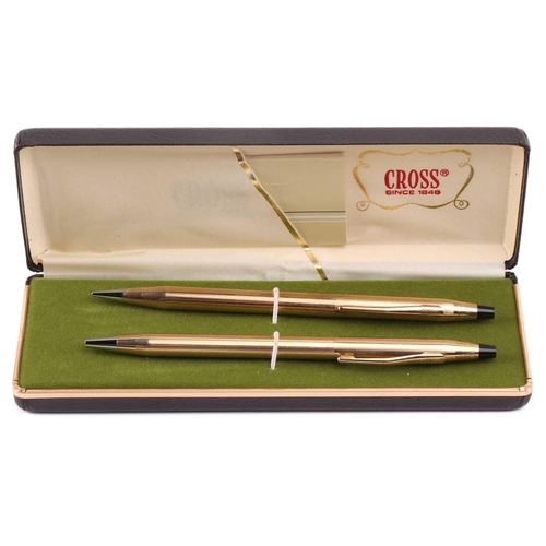 401 - Les Must de Cartier - two boxed 'Vendôme Trinity' pens of crosshatch pattern; containing one fountai... 