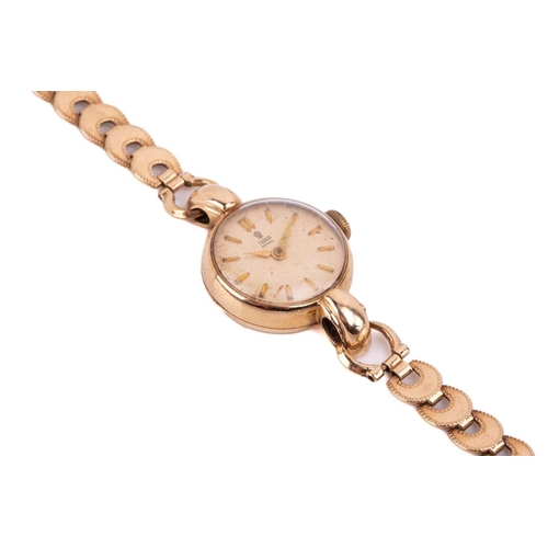 410 - A Tudor Royal lady's dress watch in 9ct gold, featuring a Swiss-made hand-wound movement in a yellow... 