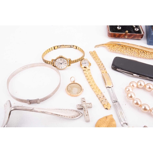 30 - A small collection of 9ct jewellery, a number of silver items and other costume jewellery; including... 