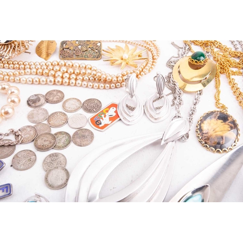 30 - A small collection of 9ct jewellery, a number of silver items and other costume jewellery; including... 
