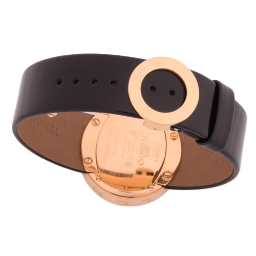 343 - A Chanel 18ct gold La Ronde watch Model: M0583 La Ronde Serial: P.S. 62312 Year: 1999 Case Material:... 