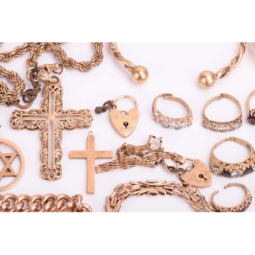 52 - A quantity of mixed gold and yellow metal jewellery, including a hallmarked 22ct gold wedding band, ... 