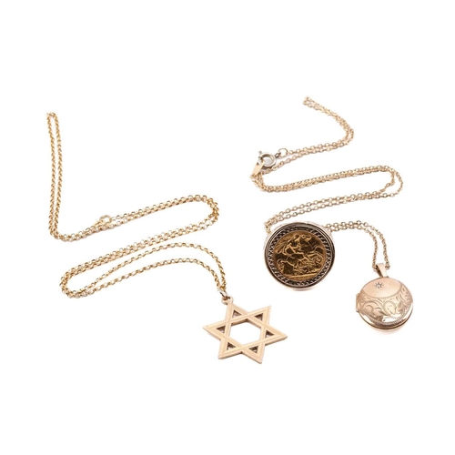 74 - A collection of jewellery, including a half sovereign ring, the Edward VII 1908 gold half sovereign ... 