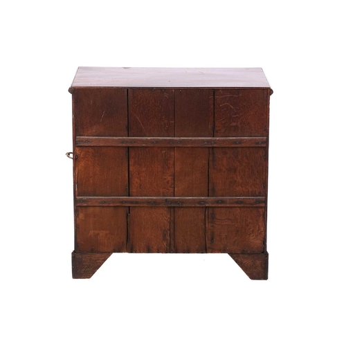 280 - An 18th-century mahogany knee-hole writing desk fitted with a central frieze drawer above a further ... 