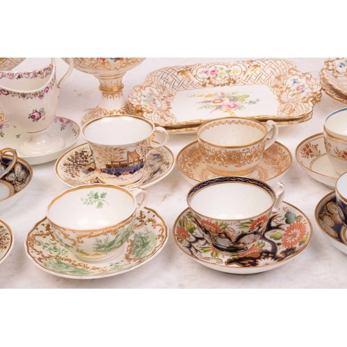 332 - A good quantity of 18th and 19th-century porcelain, to include New Hall, Worcester and others, compr... 