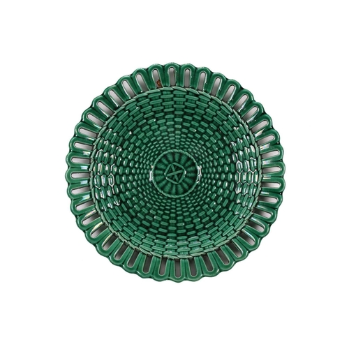 335 - A group of Wedgwood green majolica basket weave items, 1895 date code, comprising a pair of dishes (... 