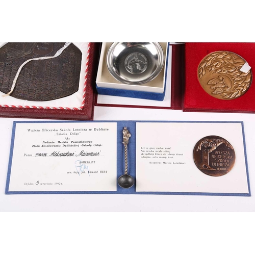 364 - Of World War II, RAF/ Free Polish Air Force interest; a collection of medallions and awards to Air V... 