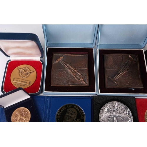 364 - Of World War II, RAF/ Free Polish Air Force interest; a collection of medallions and awards to Air V... 