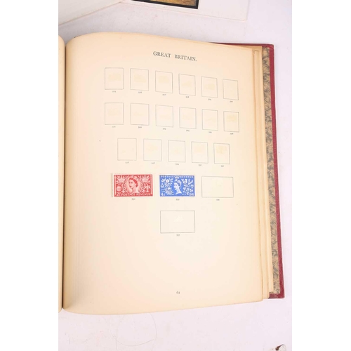 370 - A 'Windsor Loose-Leaf' stamp album, containing Great Britain issues to include 7 x Two Pence Blues, ... 