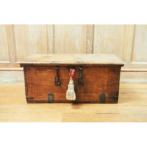 82 - A small child's plank constructed coffer, with iron fittings, 32 cm high x 70 cm wide x 33 cm deep. ... 