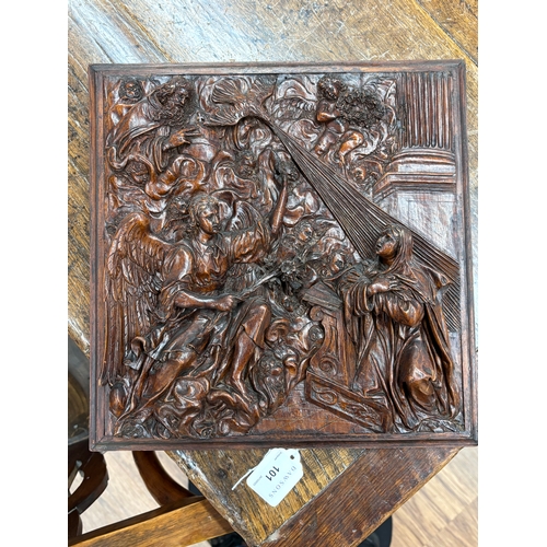 101 - 16th century Italian School, depiction of the Annunciation, carved softwood square panel, 29 cm x 29... 