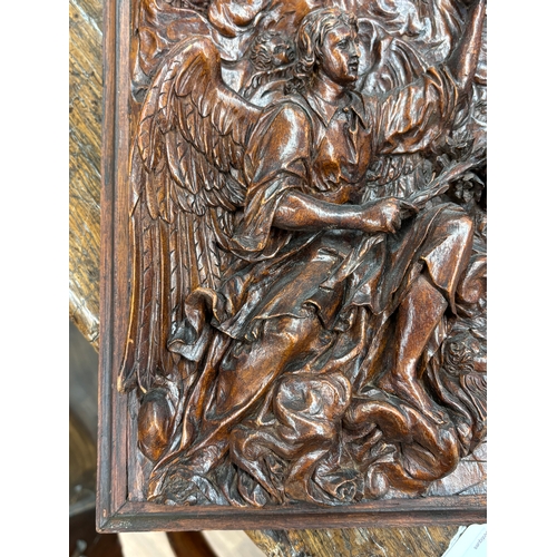 101 - 16th century Italian School, depiction of the Annunciation, carved softwood square panel, 29 cm x 29... 