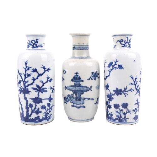 116 - Two similar Chinese blue and white porcelain bottle vases, Qing Dynasty, late 19th century, each pai... 