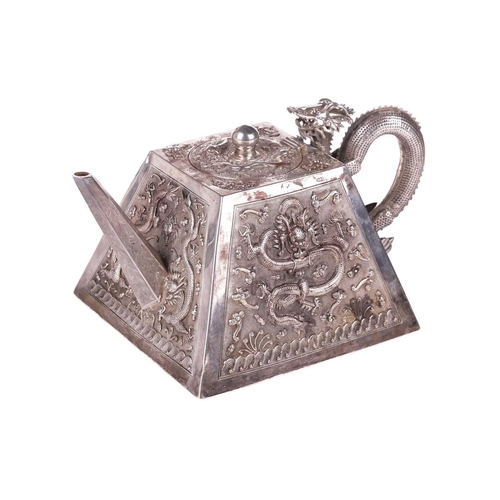 1 - A Yu Yuan Zeng (Xiamen Province) Chinese export silver teapot, of square inverted tapering form, wit... 