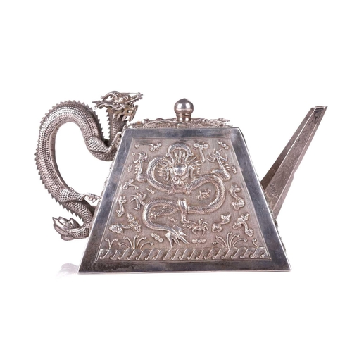 1 - A Yu Yuan Zeng (Xiamen Province) Chinese export silver teapot, of square inverted tapering form, wit... 